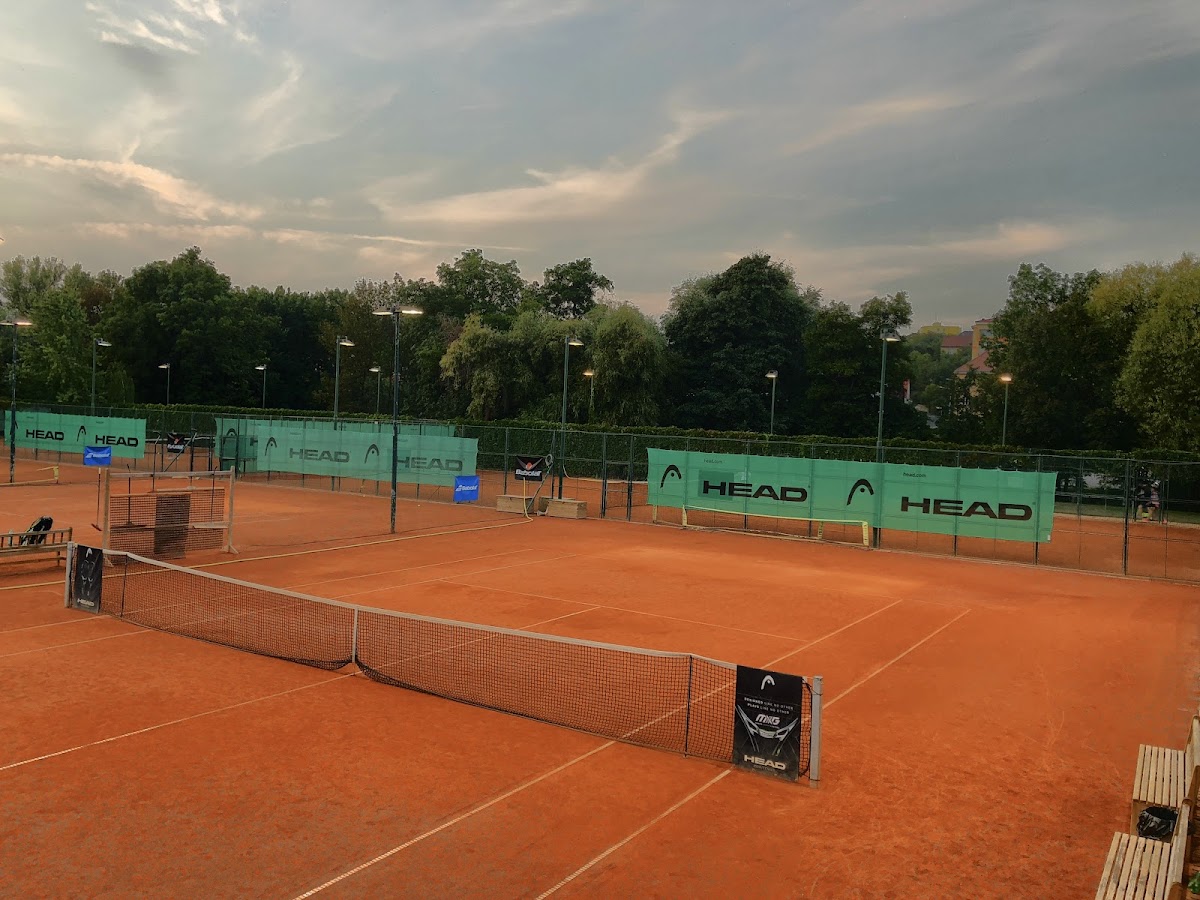 Hamr Štěrboholy - badminton Praha 10